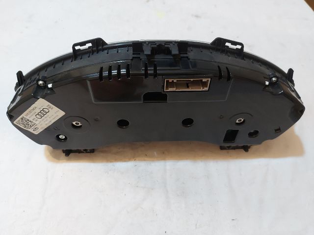 bontott AUDI A4 B9 Kilométeróra