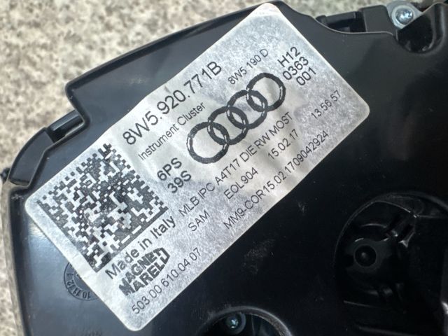 bontott AUDI A4 B9 Kilométeróra