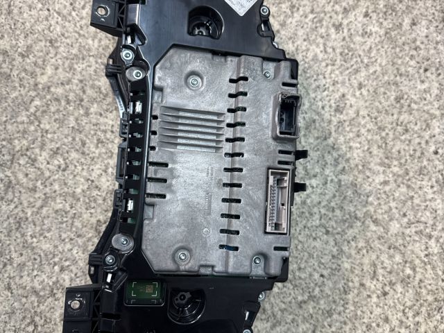 bontott AUDI A4 B9 Kilométeróra