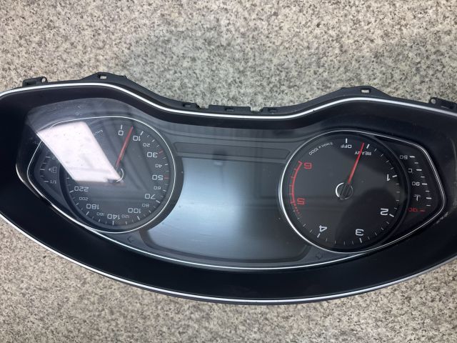 bontott AUDI A4 B9 Kilométeróra