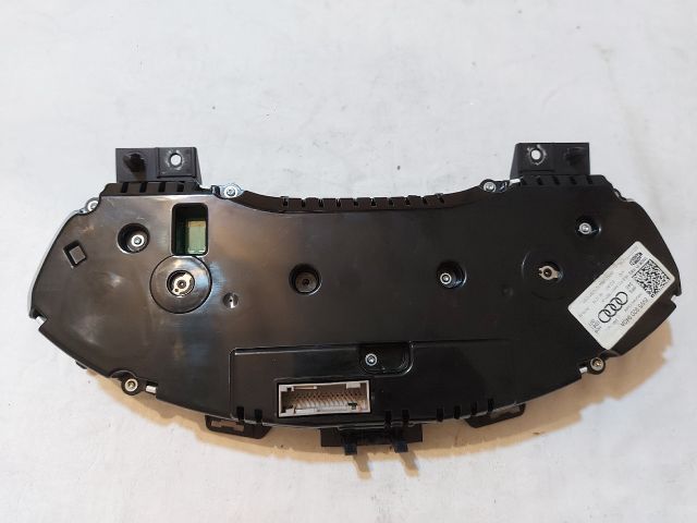 bontott AUDI A4 B9 Kilométeróra