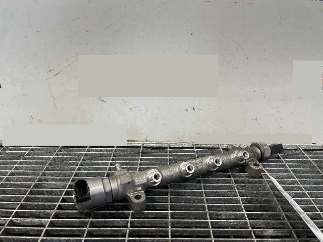 bontott AUDI A4 B9 Közösnyomócső