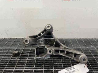 bontott AUDI A4 B9 Motor Tartó Bak Bal