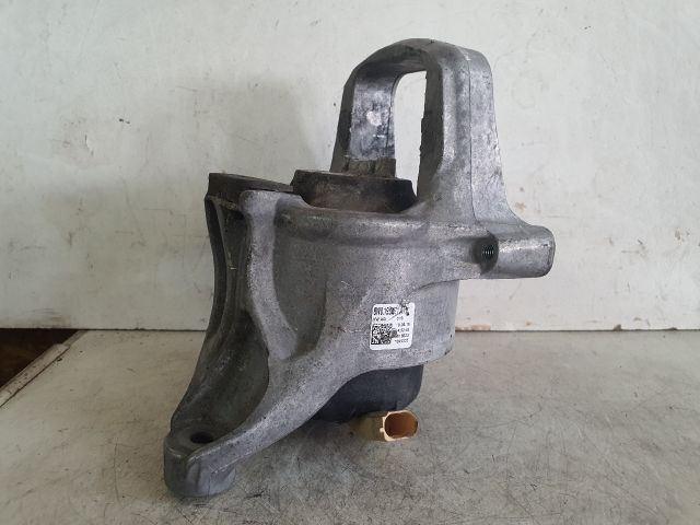 bontott AUDI A4 B9 Motor Tartó Bak Bal