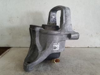 bontott AUDI A4 B9 Motor Tartó Bak Bal