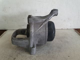 bontott AUDI A4 B9 Motor Tartó Bak Bal