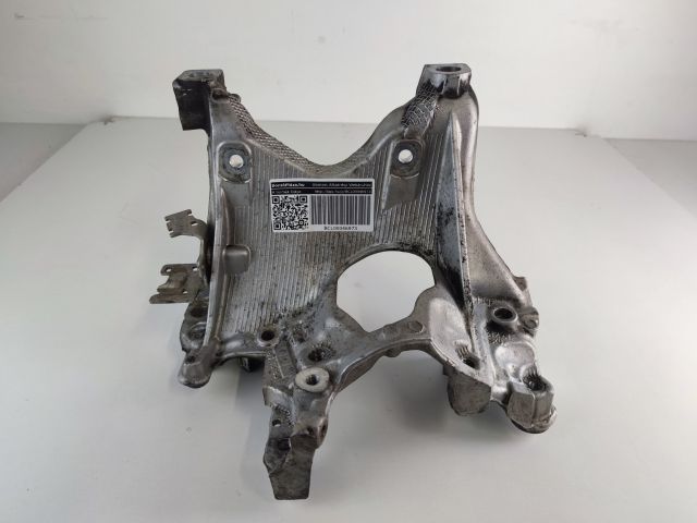 bontott AUDI A4 B9 Motor Tartó Bak Jobb