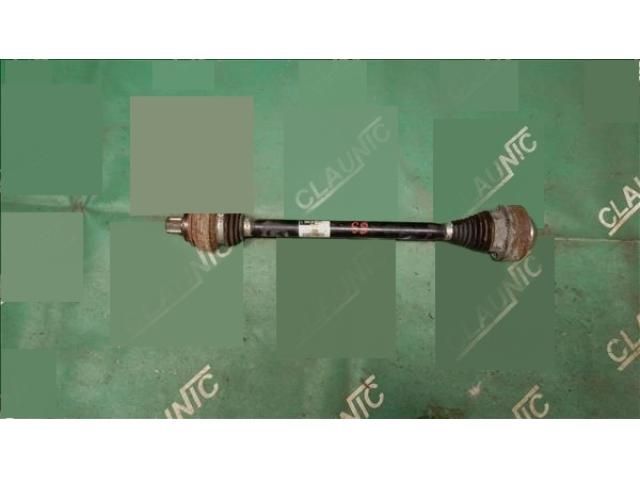 bontott AUDI A4 B9 Bal hátsó Féltengely