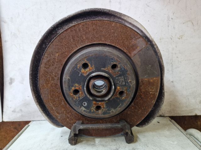 bontott AUDI A4 B9 Bal hátsó Kerékagy