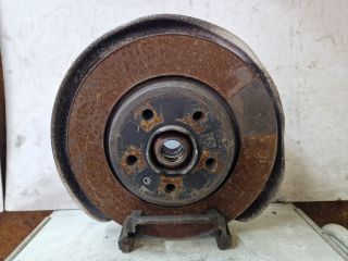 bontott AUDI A4 B9 Bal hátsó Kerékagy