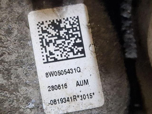 bontott AUDI A4 B9 Bal hátsó Kerékagy