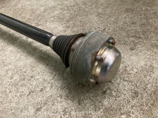 bontott AUDI A4 B9 Jobb hátsó Féltengely