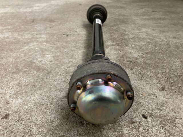 bontott AUDI A4 B9 Jobb hátsó Féltengely