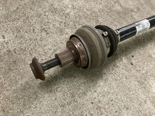 bontott AUDI A4 B9 Jobb hátsó Féltengely