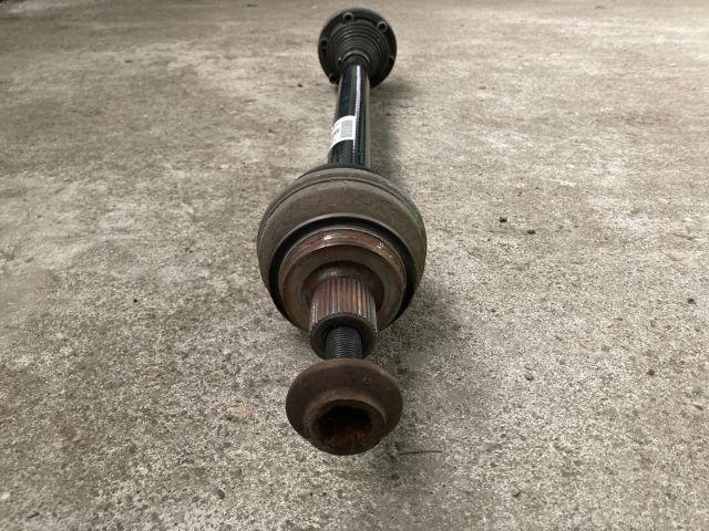 bontott AUDI A4 B9 Jobb hátsó Féltengely