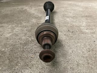 bontott AUDI A4 B9 Jobb hátsó Féltengely