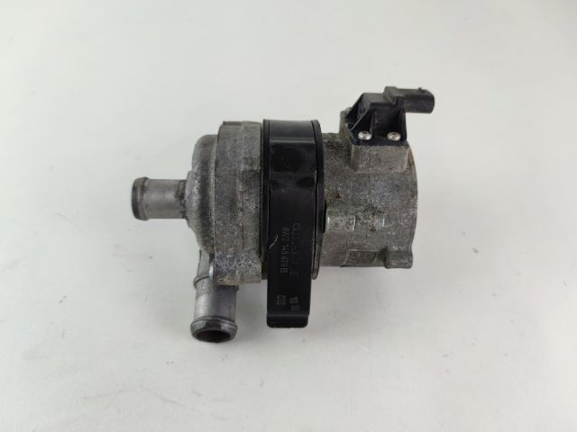 bontott AUDI A4 B9 Kiegészítő Vízszivattyú