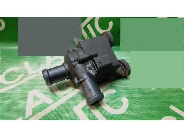 bontott AUDI A4 B9 Vízpumpa