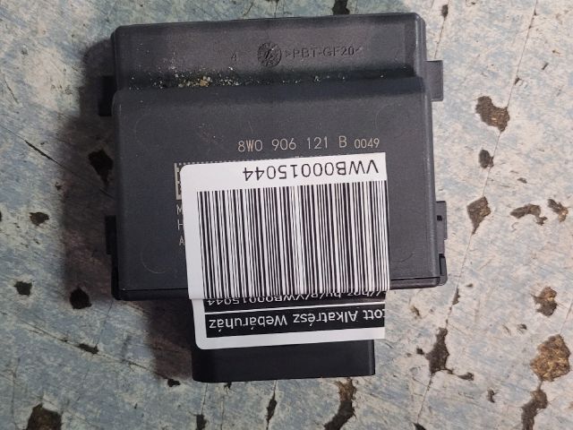 bontott AUDI A4 B9 Üzemanyag Szivattyú Relé