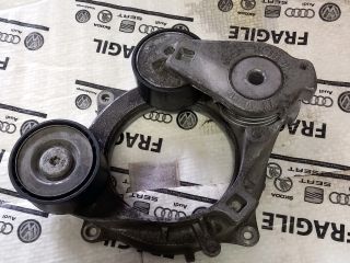 bontott AUDI A4 B9 Vezérlés Lánc / Szíj Feszítő Görgő