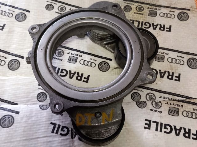 bontott AUDI A4 B9 Vezérlés Lánc / Szíj Feszítő Görgő