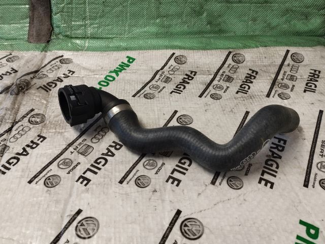 bontott AUDI A4 B9 Vízcső