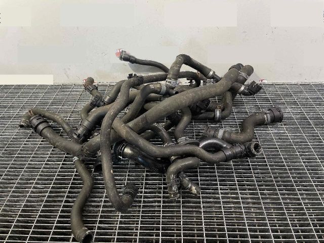 bontott AUDI A4 B9 Vízcső