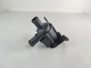 bontott AUDI A4 B9 Vízpumpa