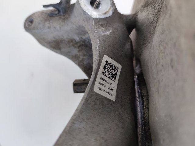 bontott AUDI A4 B9 Jobb hátsó Csonkállvány