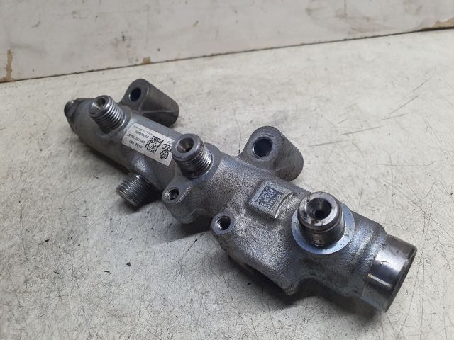 bontott AUDI A4 B9 Közösnyomócső