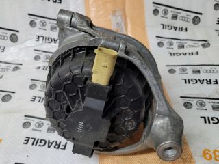 bontott AUDI A4 B9 Motor Tartó Bak Jobb
