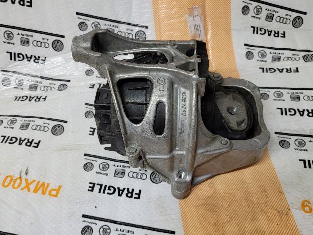 bontott AUDI A4 B9 Motor Tartó Bak Jobb