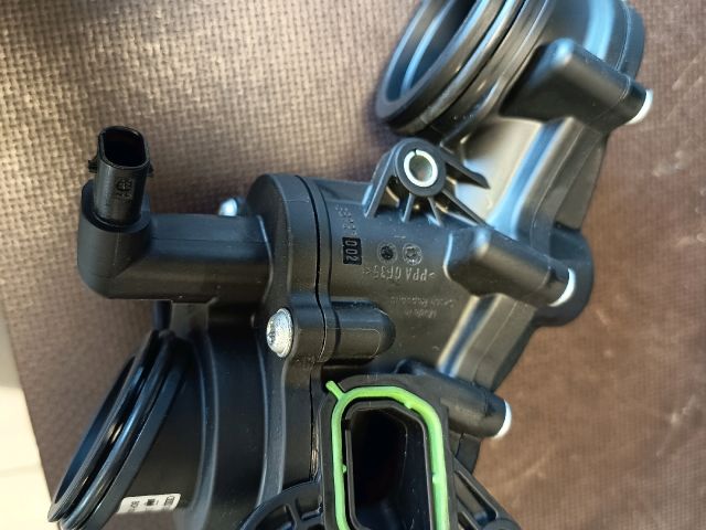 bontott AUDI A4 B9 Termosztát