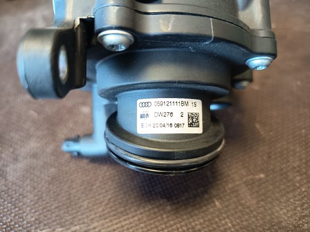 bontott AUDI A4 B9 Termosztát