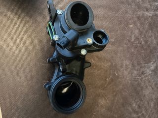 bontott AUDI A4 B9 Termosztát