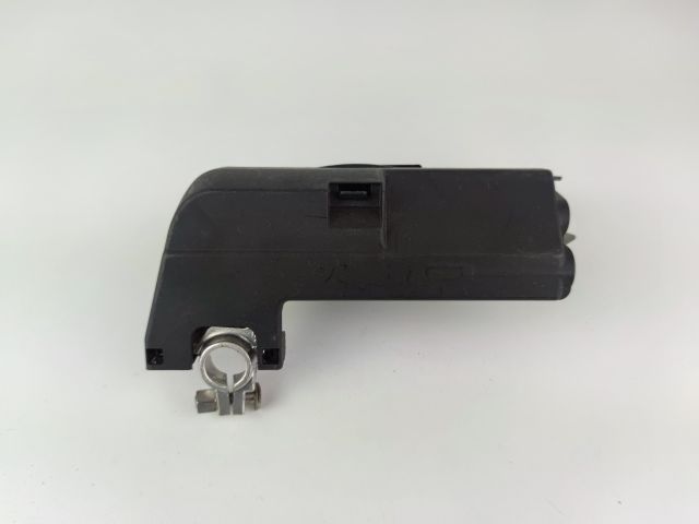 bontott AUDI A4 B9 Akkumulátor Saru