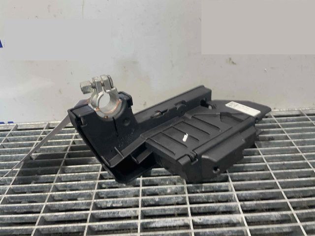 bontott AUDI A4 B9 Akkumulátor Saru