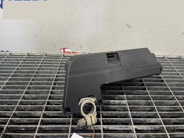 bontott AUDI A4 B9 Akkumulátor Saru