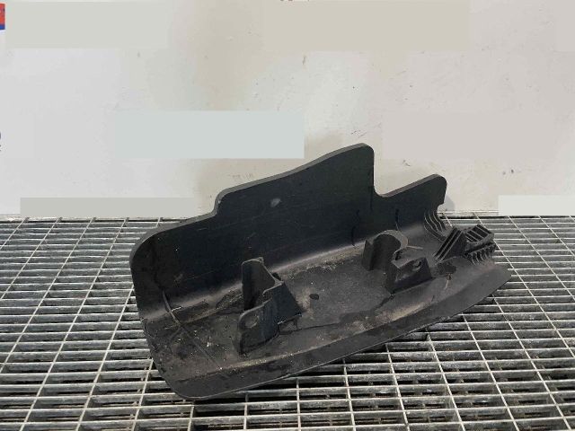 bontott AUDI A4 B9 Alsó Motorburkolat