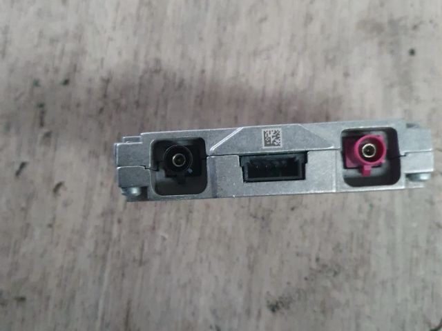 bontott AUDI A4 B9 Antenna Erősítő