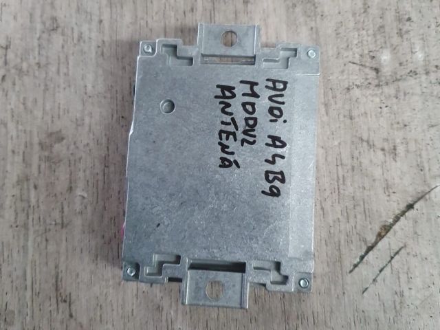 bontott AUDI A4 B9 Antenna Erősítő
