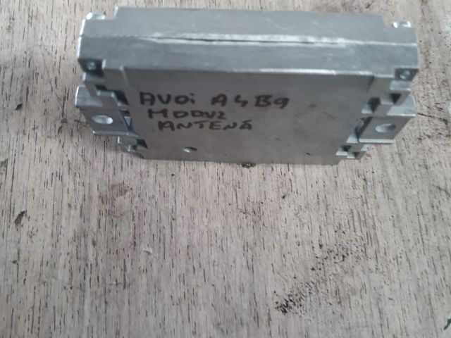 bontott AUDI A4 B9 Antenna Erősítő