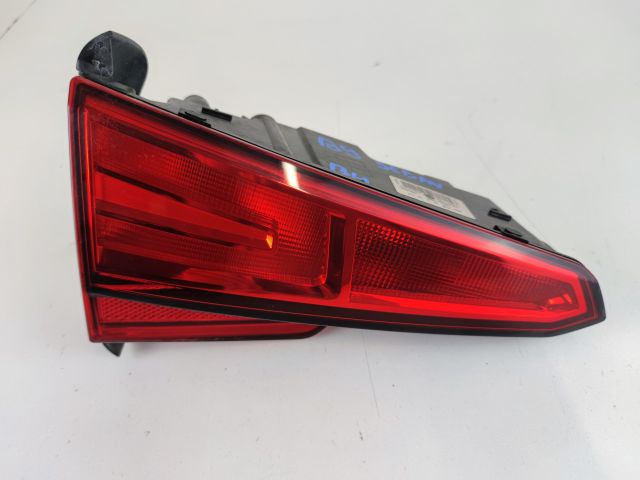 bontott AUDI A4 B9 Bal Belső Hátsó Lámpa