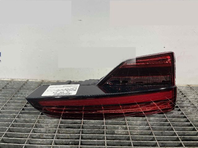 bontott AUDI A4 B9 Bal Belső Hátsó Lámpa