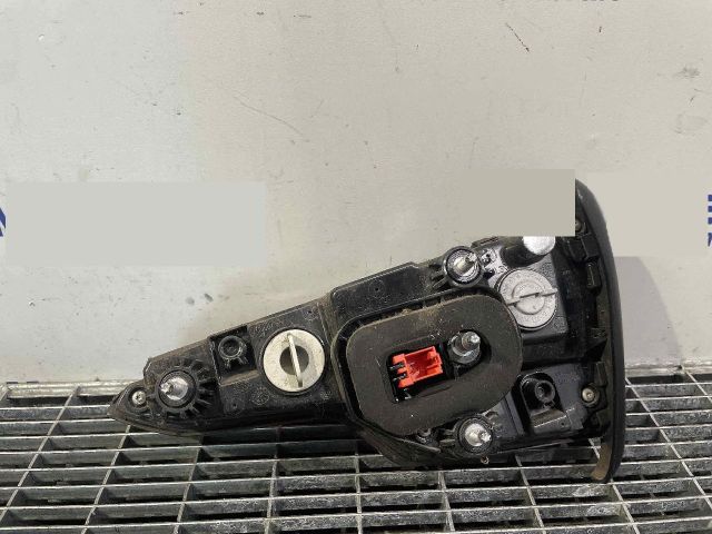 bontott AUDI A4 B9 Bal Belső Hátsó Lámpa