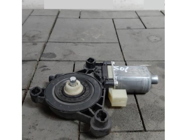 bontott AUDI A4 B9 Bal első Ablakemelő Motor