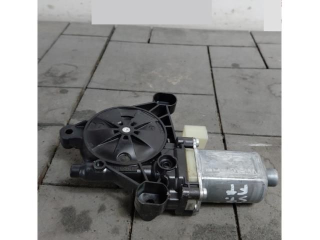 bontott AUDI A4 B9 Bal első Ablakemelő Motor