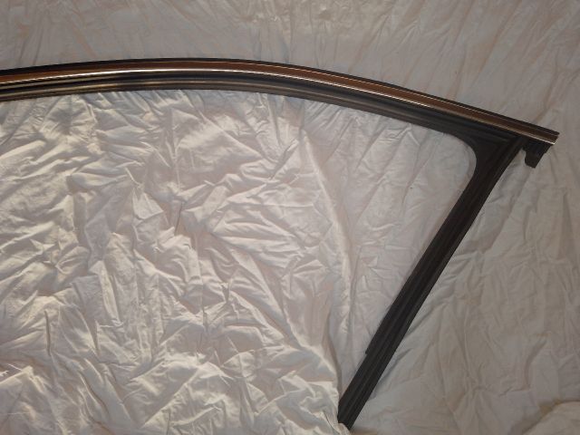 bontott AUDI A4 B9 Bal első Ablakvezető Gumi