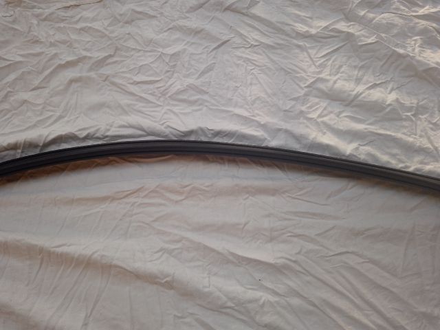 bontott AUDI A4 B9 Bal első Ablakvezető Gumi