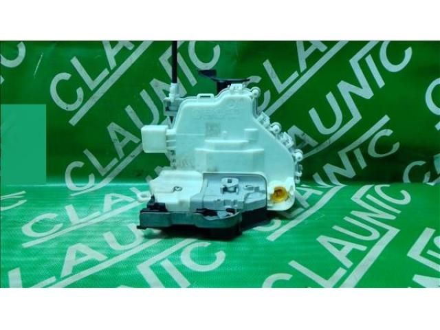 bontott AUDI A4 B9 Bal első Ajtózár